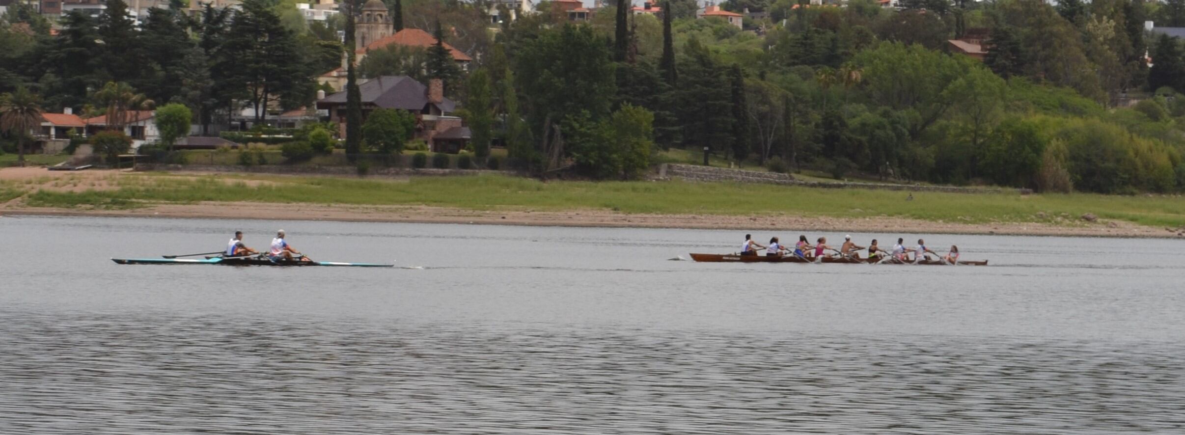 Demostración final de los equipos de la Asociación Cordobesa de Remo en Carlos Paz.