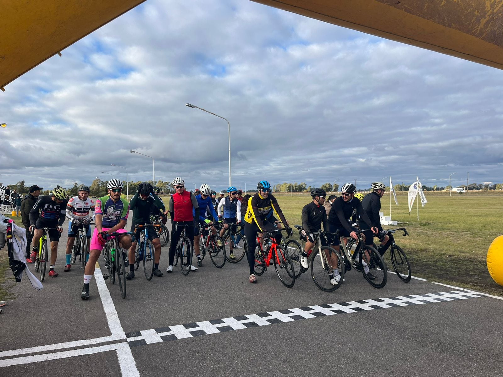 Se llevó a cabo el festival de Ciclismo en la pista municipal