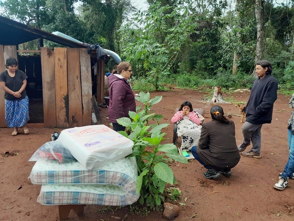 Asistieron a una familia guaraní en Puerto Iguazú.