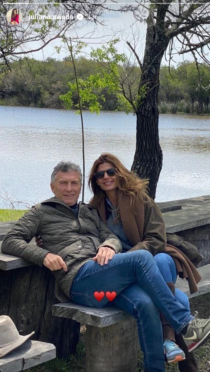 El accesorio chic y deportivo que Juliana Awada sumó a su look de tarde