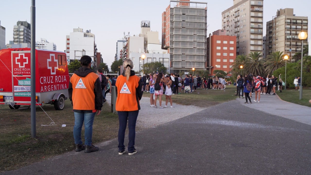 Pasadas las 7 de la mañana, se realizó la desconcentración de los menores de los espacios públicos de reunión, con la presencia de los padres e ingresaron sin inconvenientes a sus respectivos establecimientos educativos.