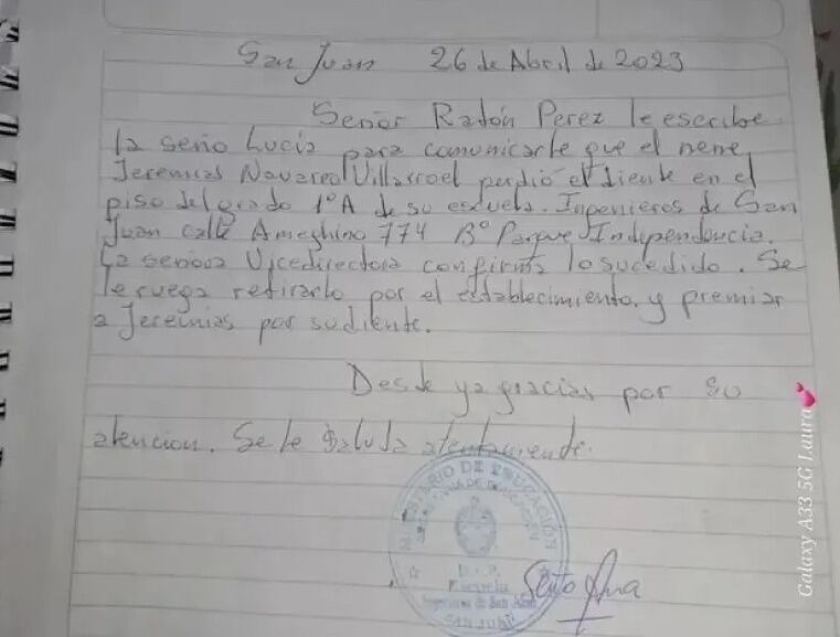 Lucía, la seño sanjuanina amiga del Ratón Pérez, que tiene un hermoso gesto con sus alumnos