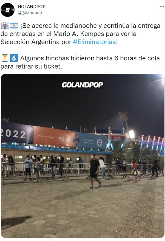 Colas de seis horas y hasta la medianoche para retirar las entradas y ver la Selección en el Kempes.