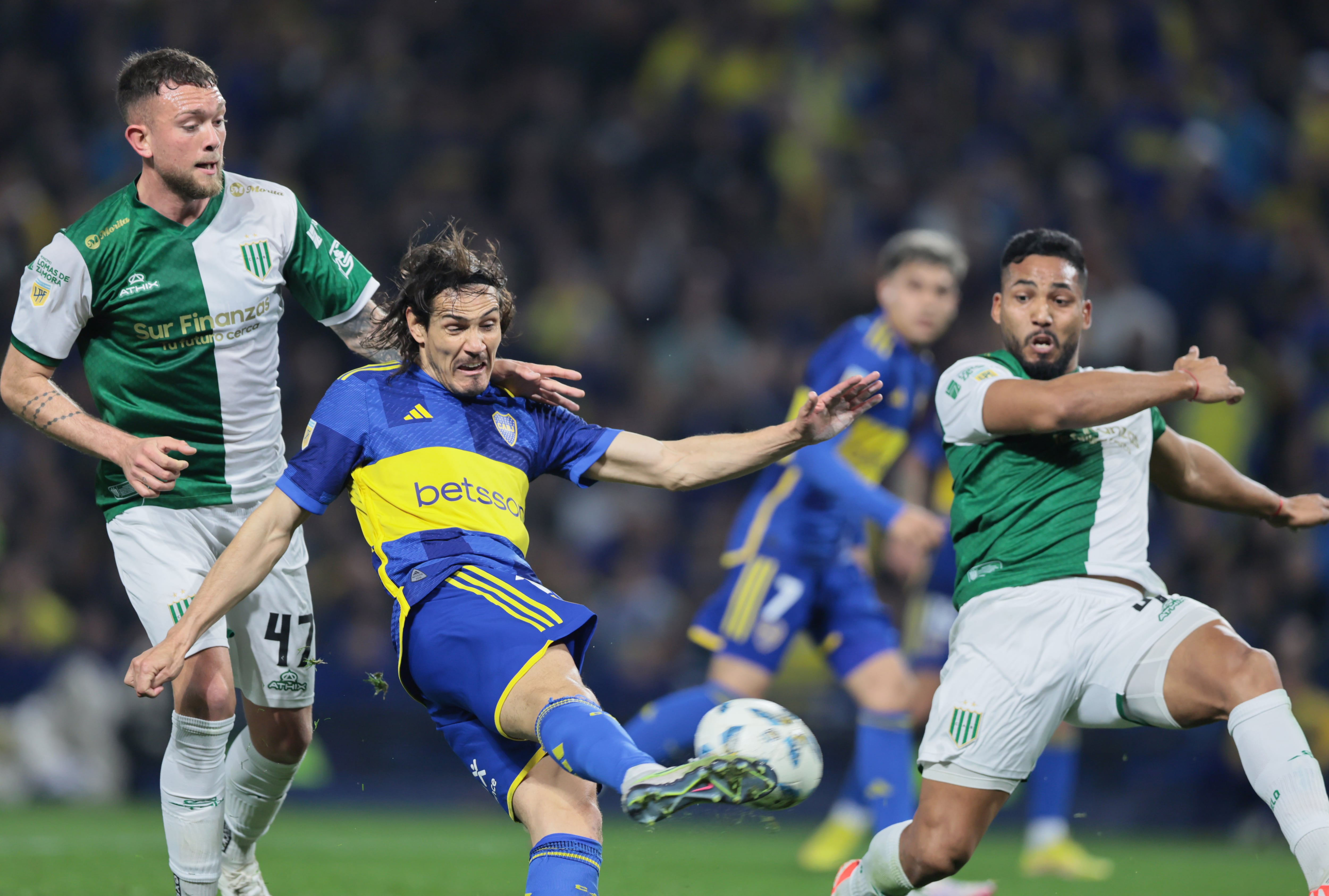 Edinson Cavani marcó el 1-0 de Boca ante Banfield por la Liga Profesional. (Fotobaires)