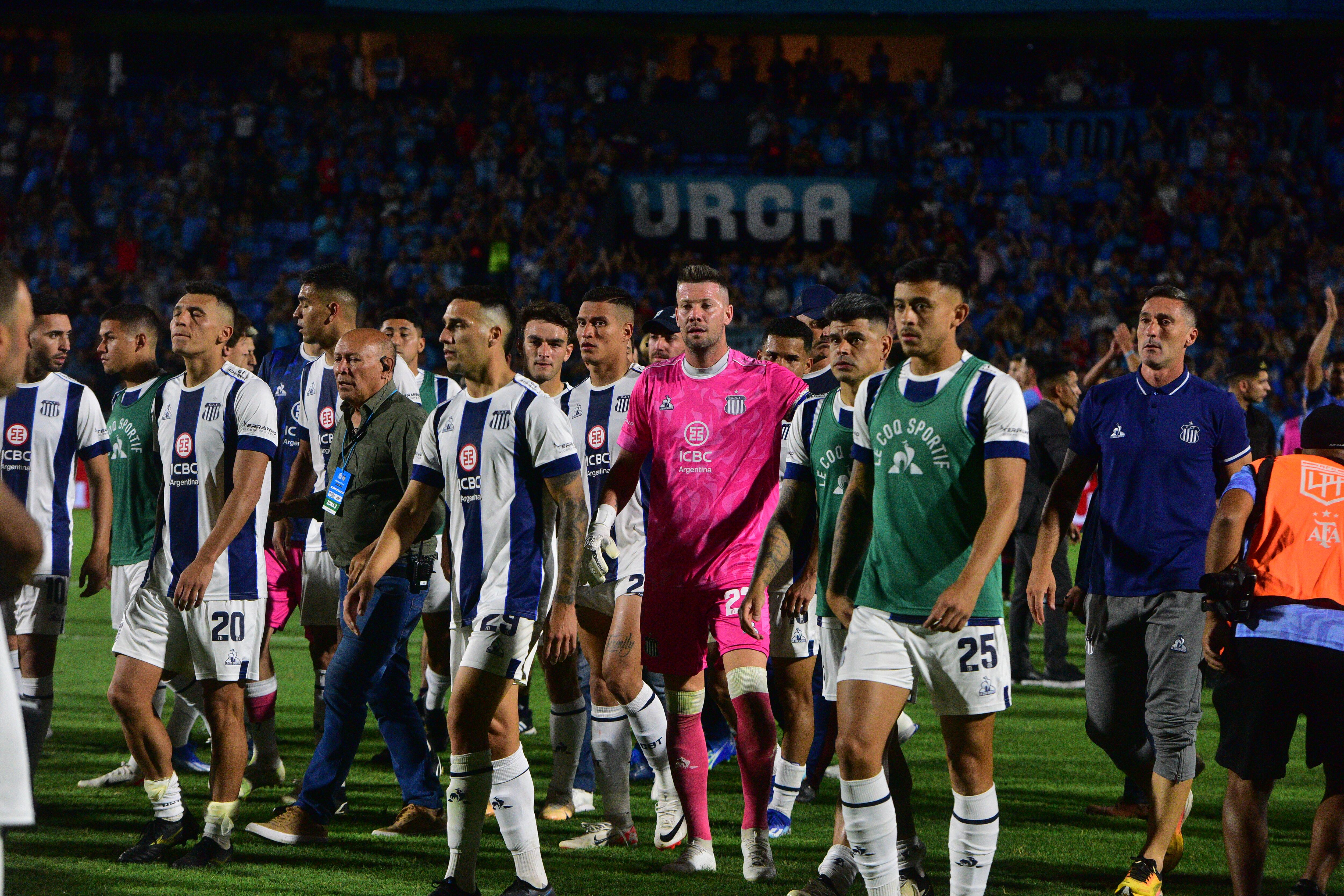 La salida de Talleres del Gigante de Alberdi después del clásico con Belgrano. (La Voz)