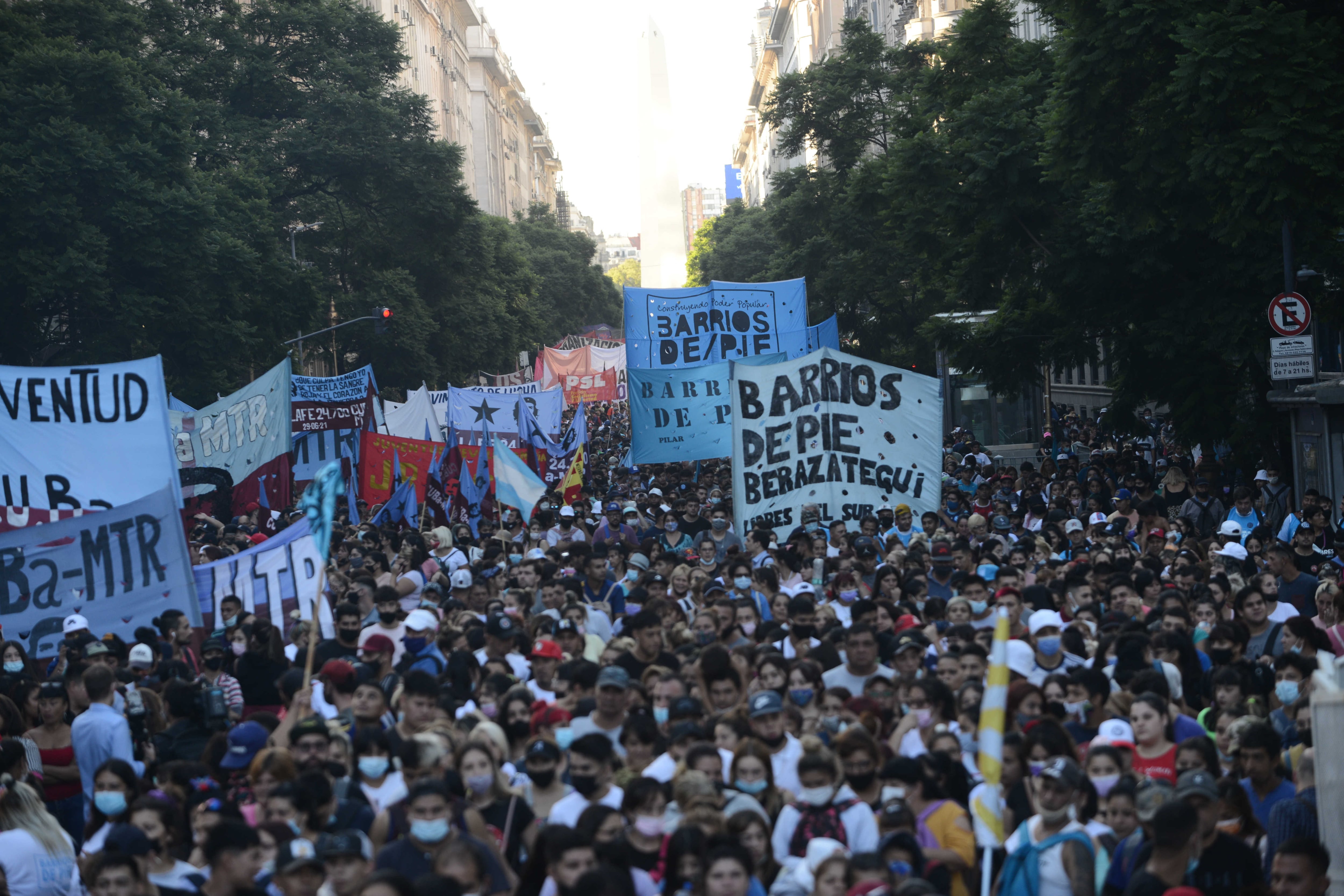 La izquierda junto a organizaciones sindicales, sociales, estudiantiles, de DDHH, del movimiento de mujeres y del movimiento socio ambiental; entre ellas el PTS-FIT Unidad, realizarán una marcha unitaria contra el acuerdo Gobierno-FMI.
Fotos clarin