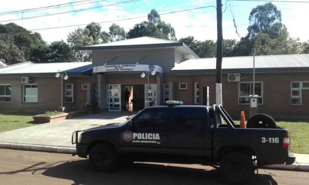Un periodista de El Soberbio internado tras un ataque a machetazos por el ex de su actual pareja