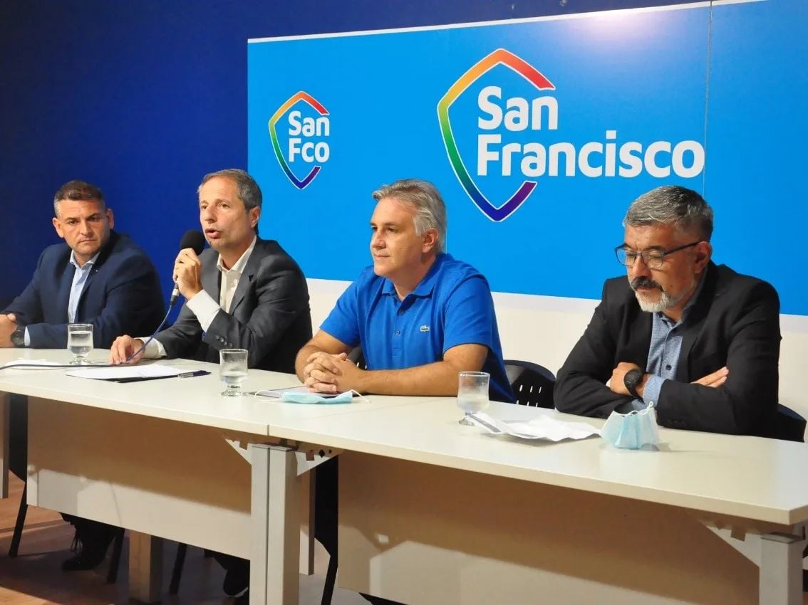 llaryora y Bernarte en conferencia de prensa