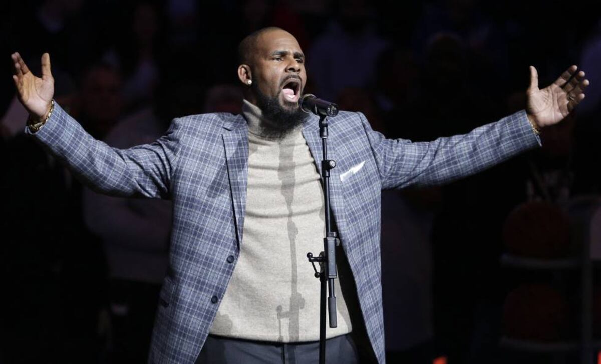 El cantante R. Kelly fue declarado culpable de tráfico sexual