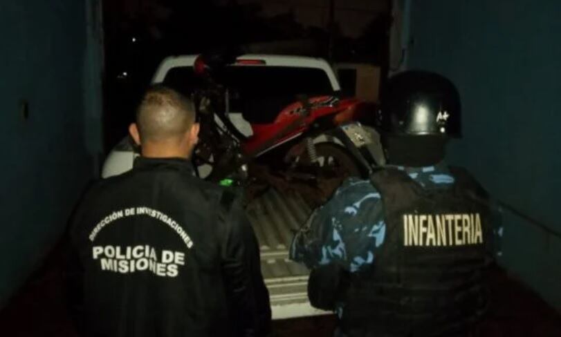 Motochorros asaltaron a dos jóvenes en Posadas.