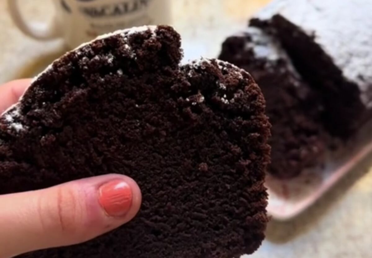 Cómo hacer budín de café y chocolate súper esponjoso: receta fácil para una merienda diferente