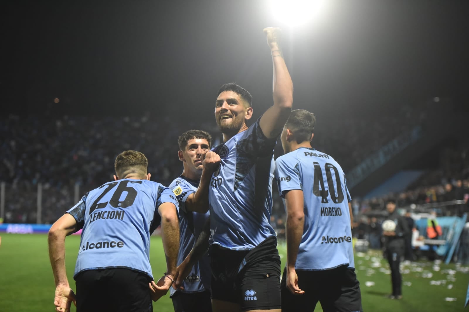 Foto de Facundo Luque desde el estadio de Belgrano, donde el equipo se impuso 2-1 a Estudiantes por la Copa de la Liga Profesional.