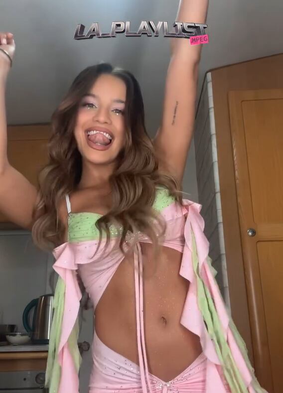 Emilia Mernes la rompió con el lanzamiento de su nueva canción y subió la temperatura con un vestido infartante