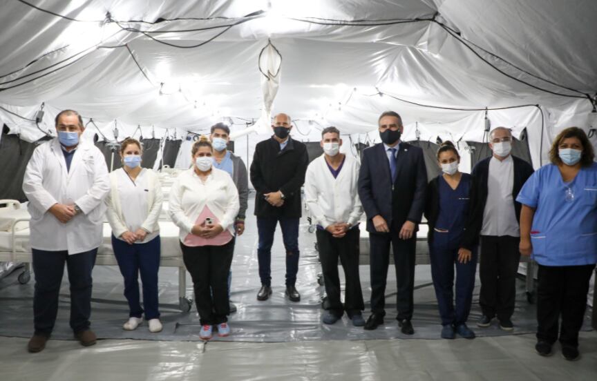 Omar Perotti y Agustín Rossi visitaron el Hospital de Campaña de Santa Fe