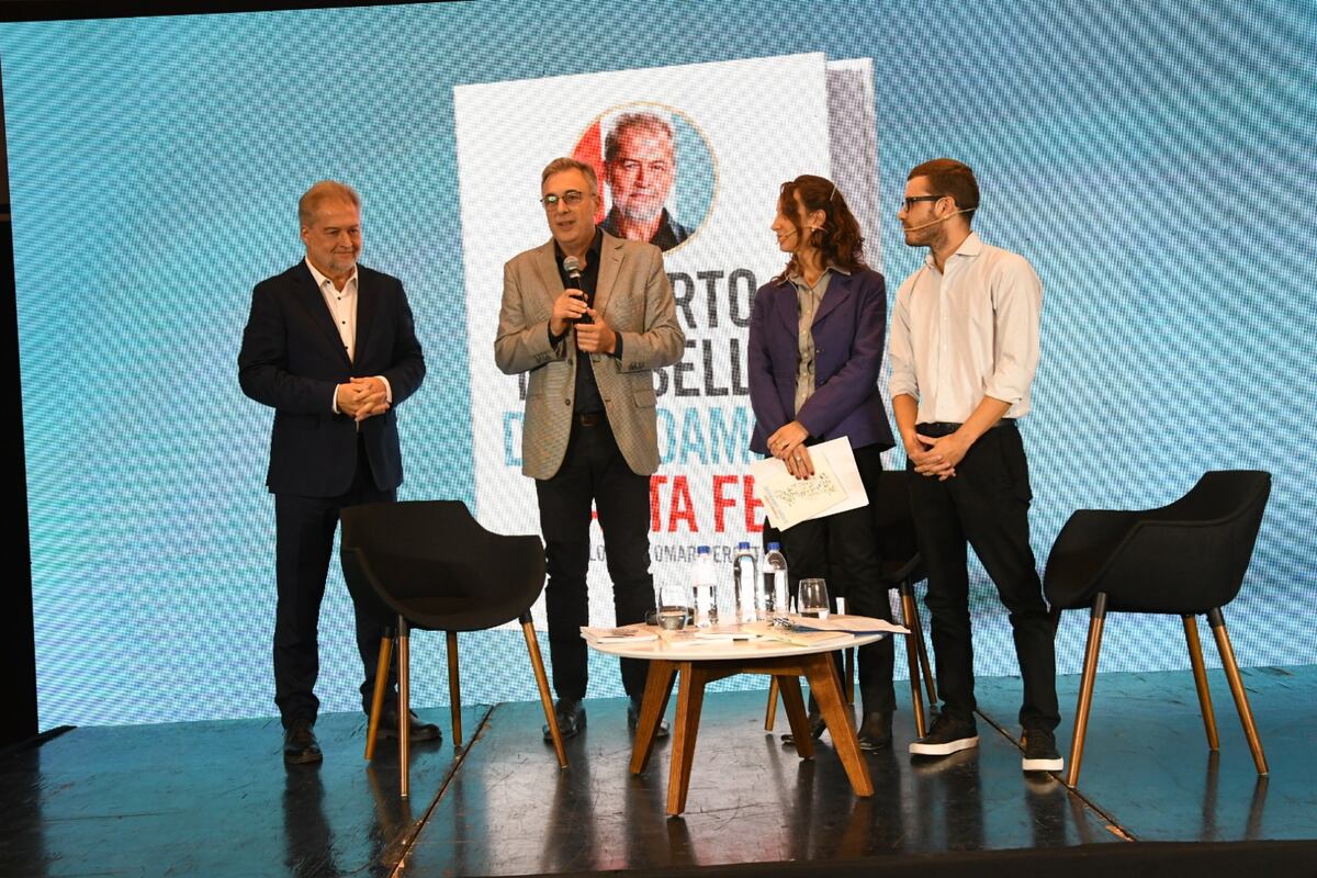 Roberto Mirabella presentó “Defendamos Santa Fe” en Rafaela: “no se defiende lo que no se ama”