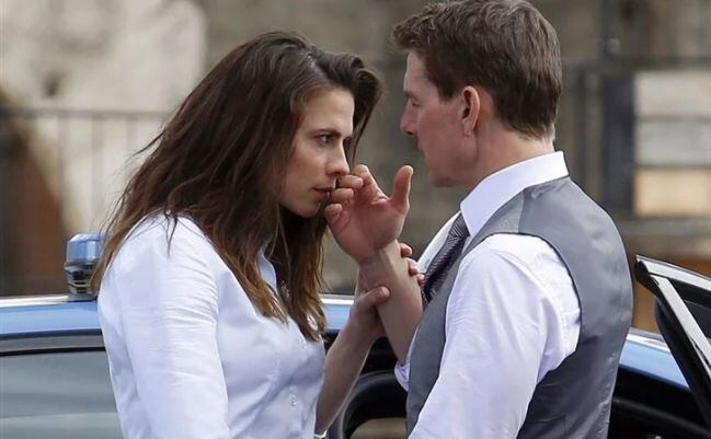 Hayley Atwell y Tom Cruise en el rodaje de Misión Imposible 7.