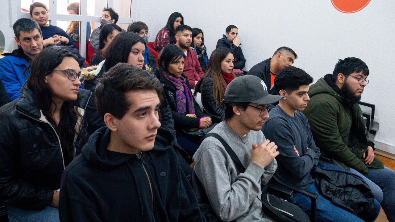 Estudiantes de Tierra del Fuego recibieron tarjetas “Argentina Programa”