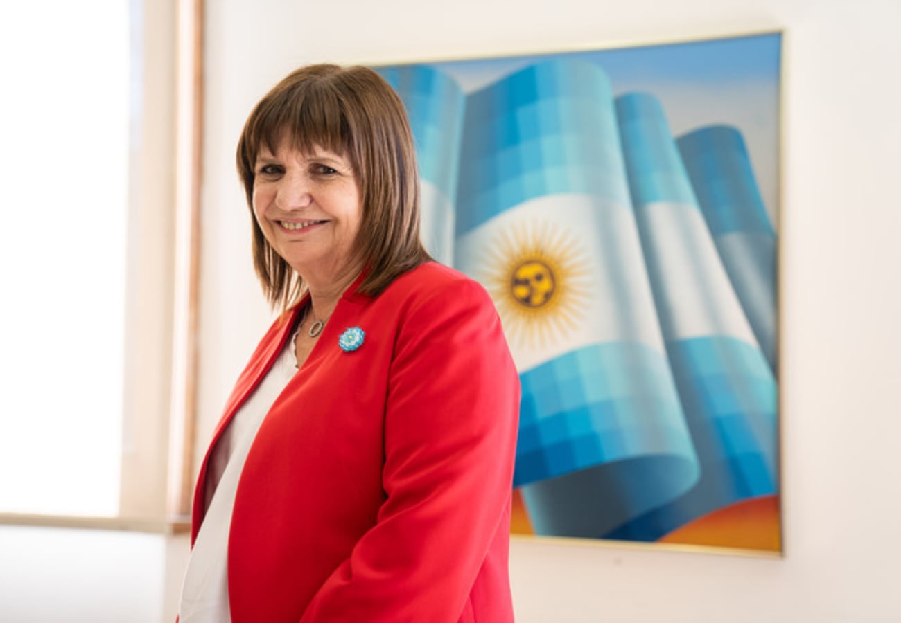 Patricia Bullrich acusó a los manifestantes de querer “matar” a la policía en el Congreso.