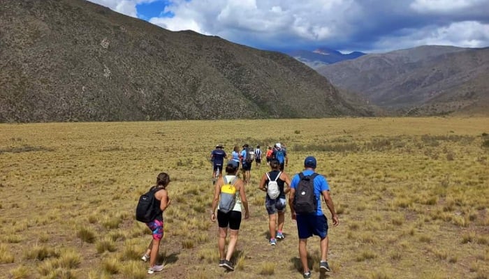 El Senderismo por Los Cerrillos es una opción para conocer la flora y fauna del lugar.