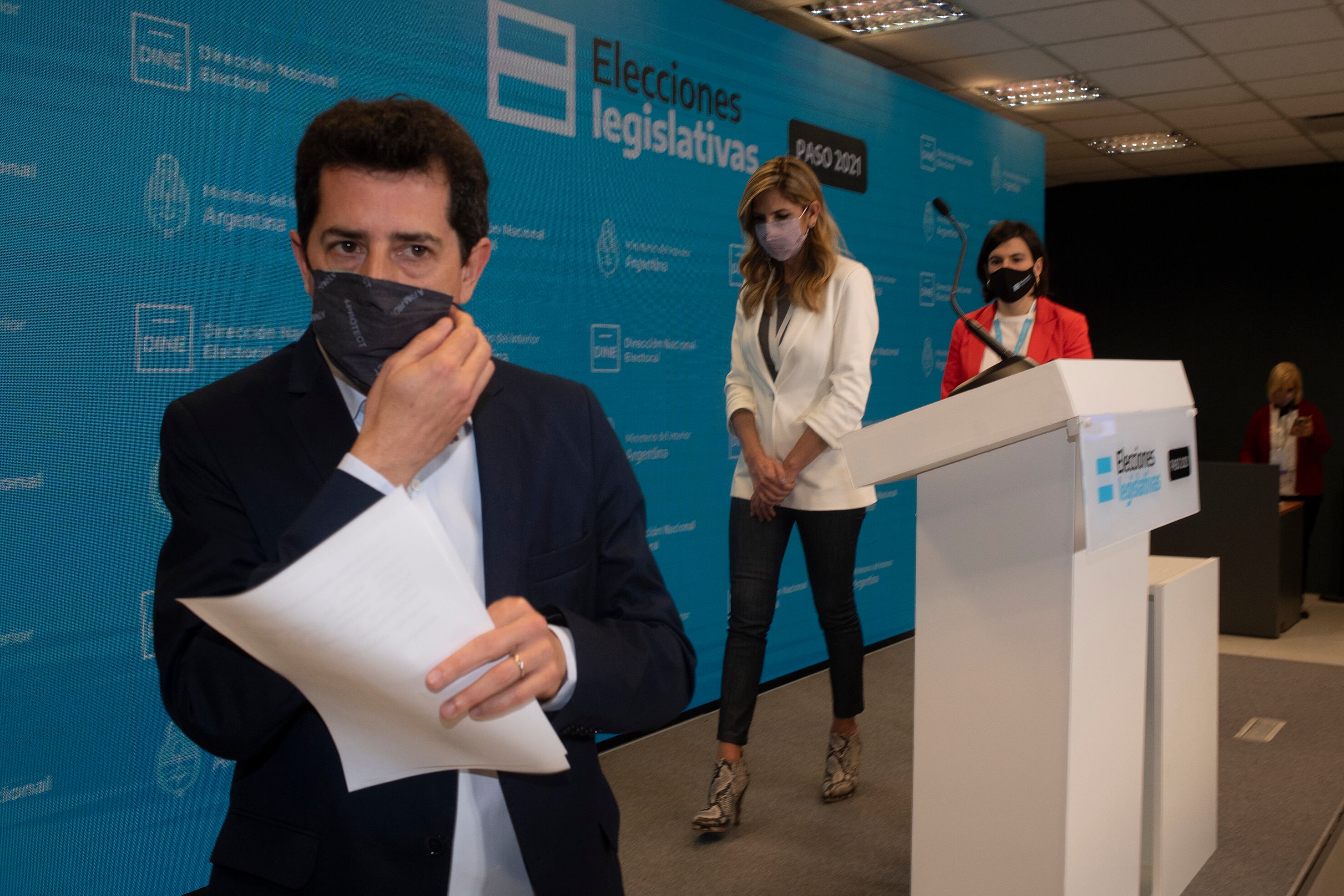 Dos días después de las elecciones, el ministro del Interior renunció. (Foto: Clarín)