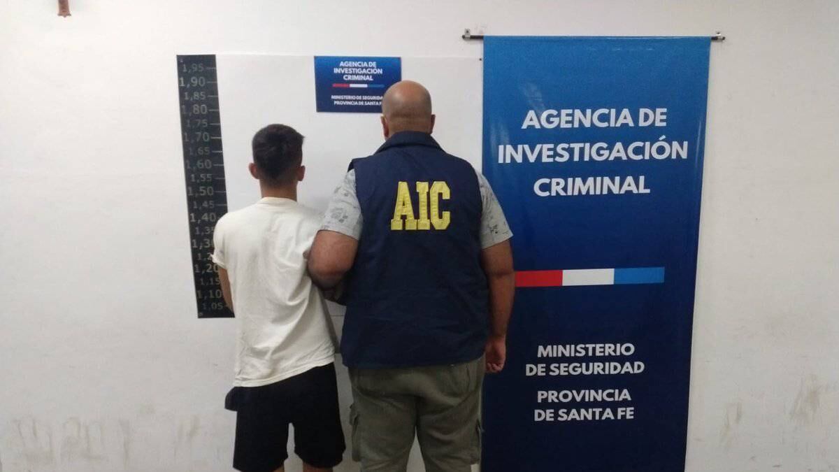 Robo de auto y pareja baleada en Rosario: afirman que el tirador fue un preso