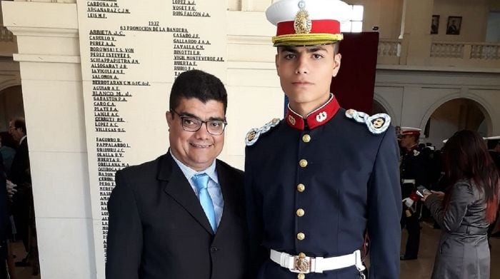 Matías Chirino junto a su padre.