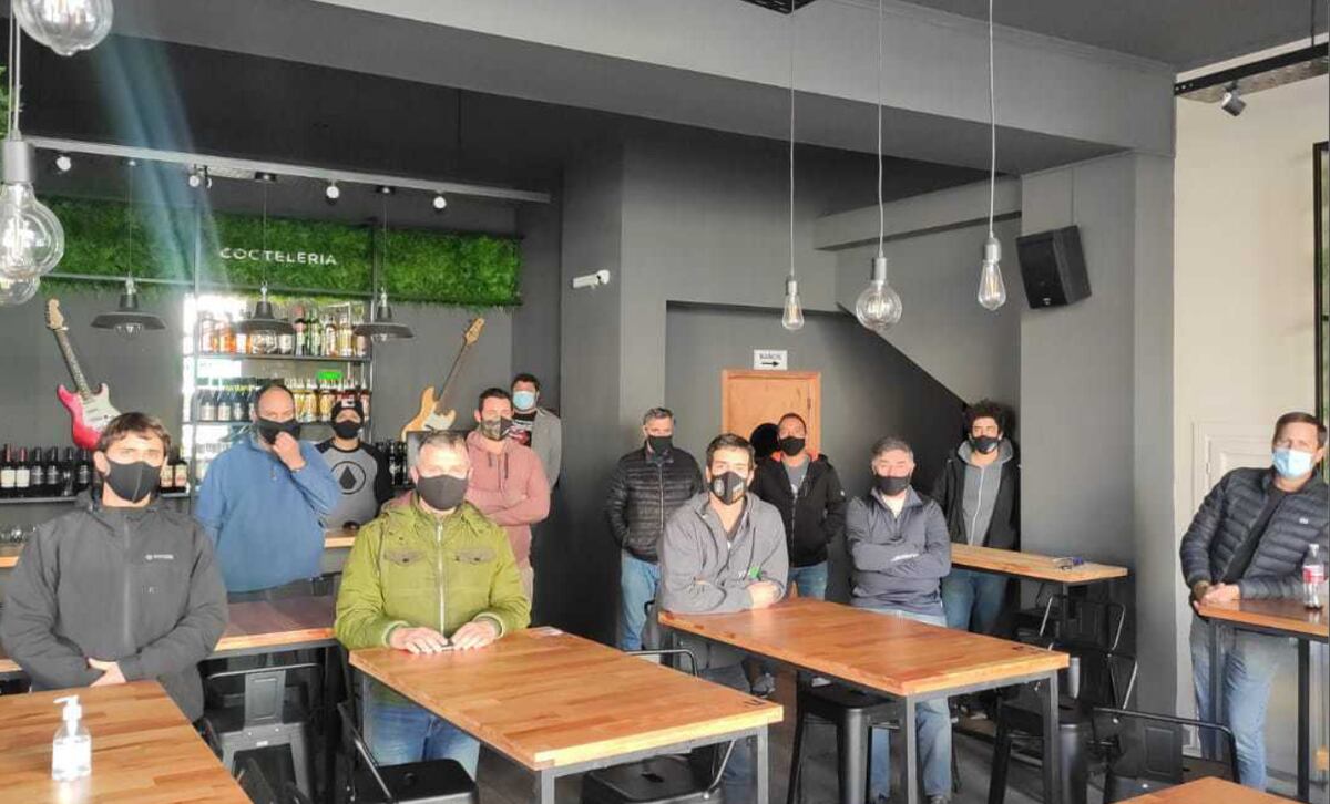 Gastronómicos azuleños quieren abrir a pesar de las restricciones horarias