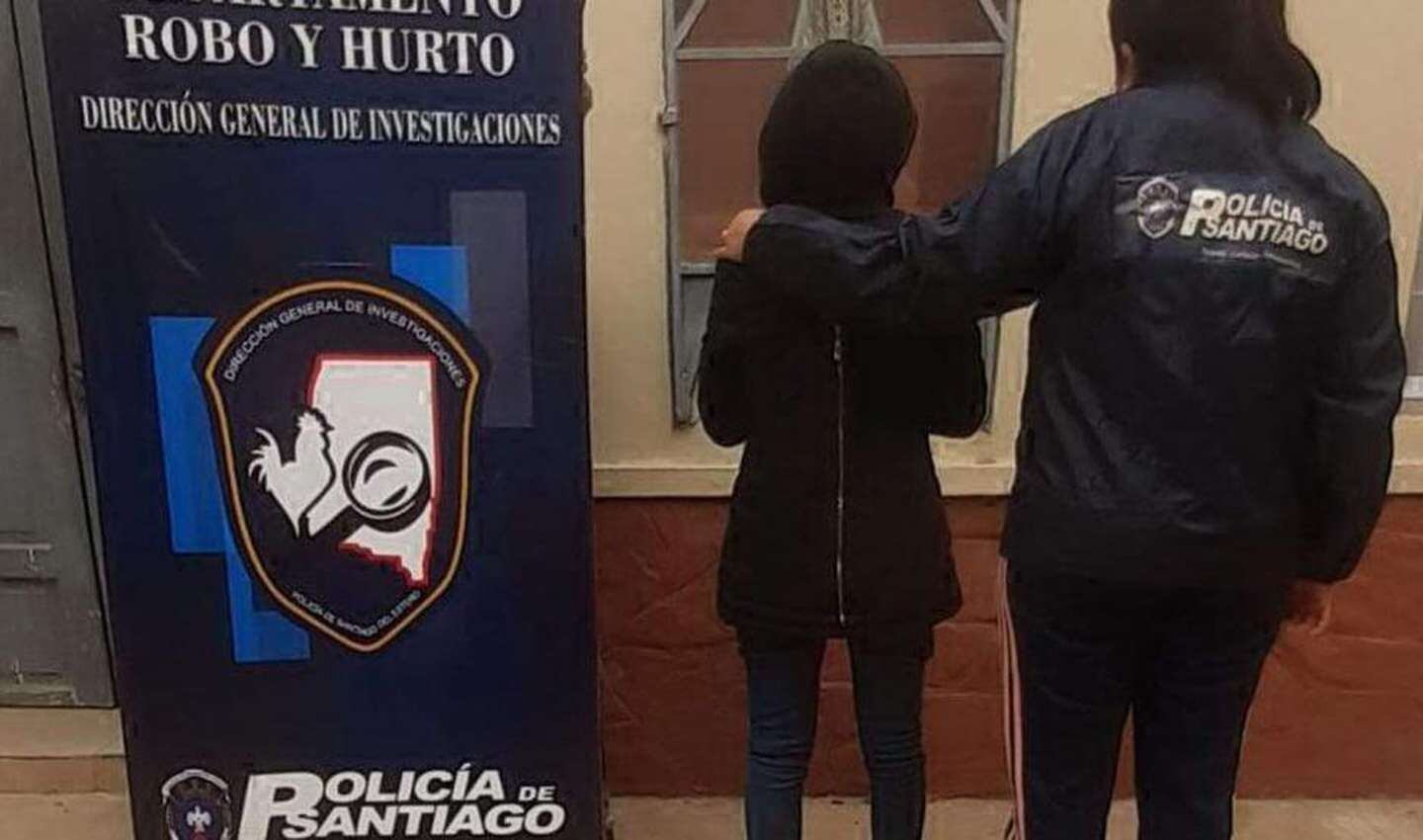 "Jaqui", la joven de 19 años que apenas salió, volvió a robar y fue arrestada.