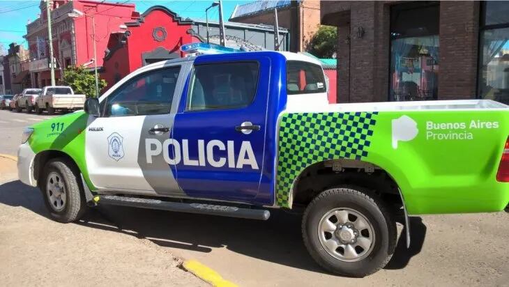 La Policía fue alertada por los vecinos que encontraron a la mujer atada.