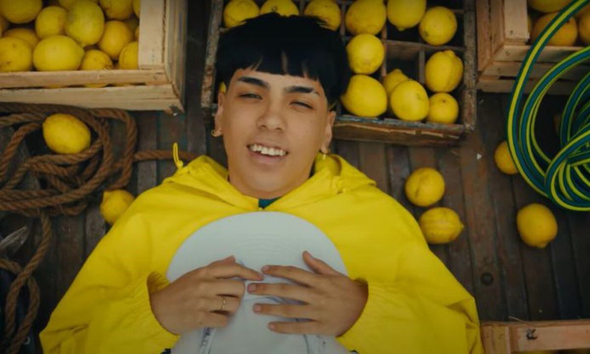 Cuánto cuesta el outfit que usó Milo J en el videoclip de “Fruto”: la impactante cifra en dólares