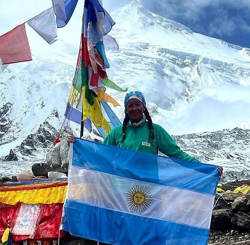 Laura Horta cumbre en campamento base del Manaslu.