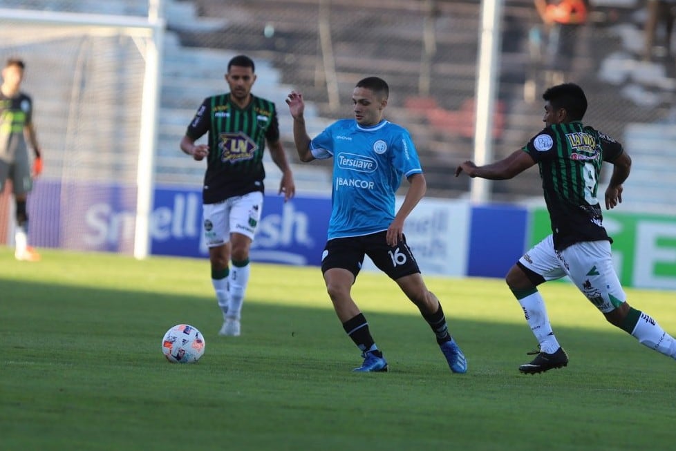 Debutante. Ignacio Tapia de 16 años, debutó en la primera del Pirata (Prensa Belgrano)