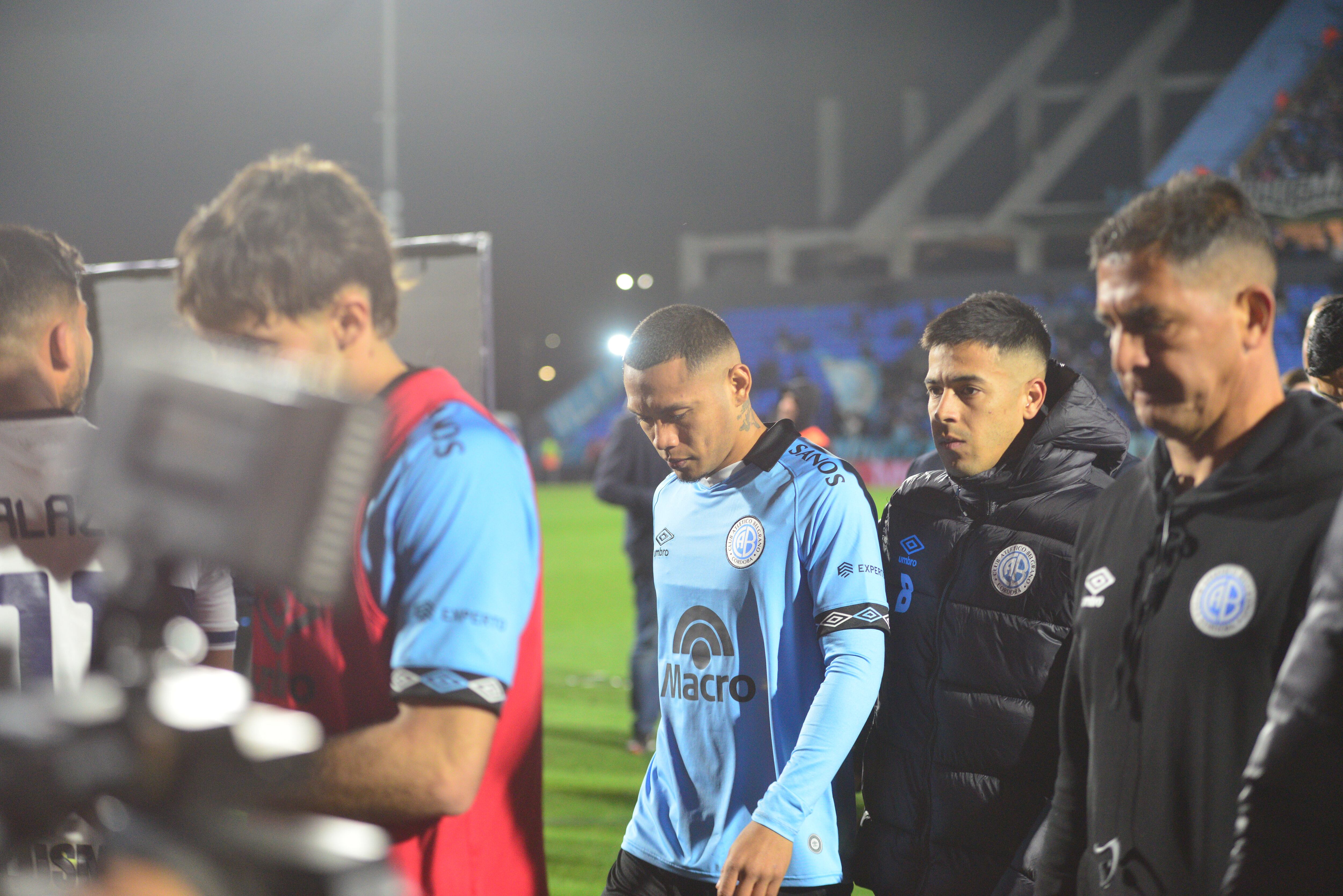 Bryan Reyna jugador de Belgrano al termino del partido contra Gimnasia de La Plata. Foto Javier Ferreyra