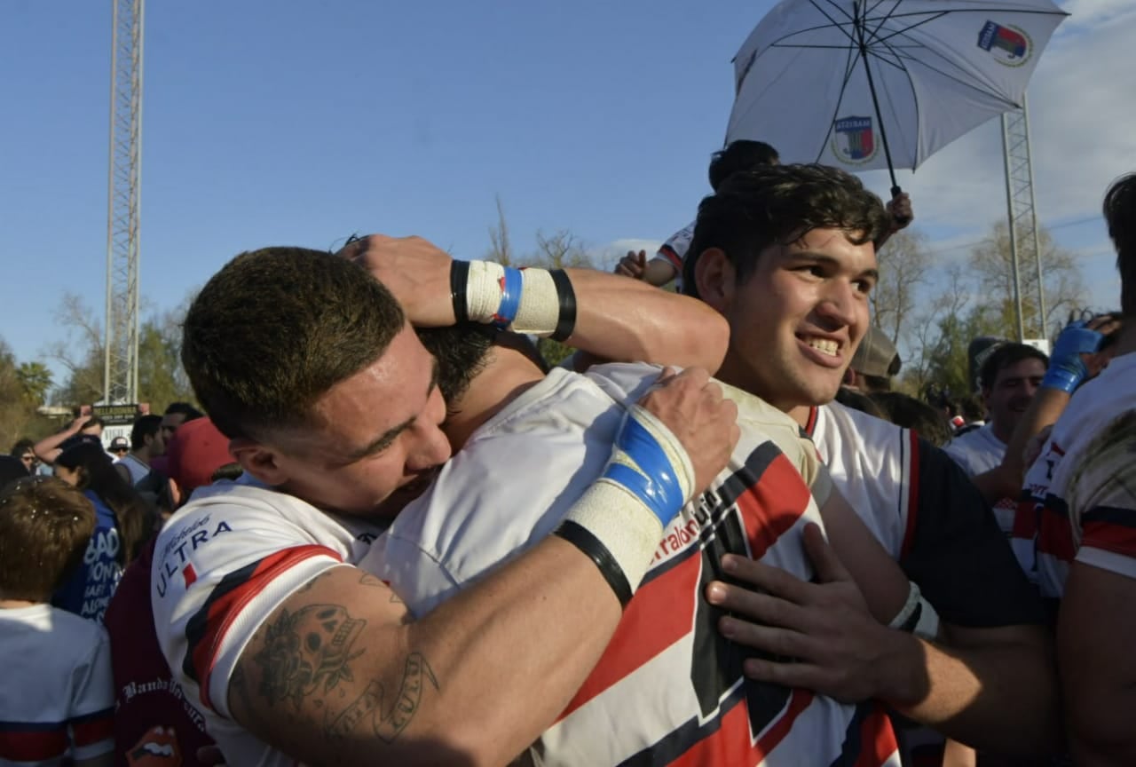 Marista Rugby Club campeón del Top 8 Cuyano al derrotar por 70-14 a Liceo. Final histórica. / Orlando Pelichotti (Los Andes).