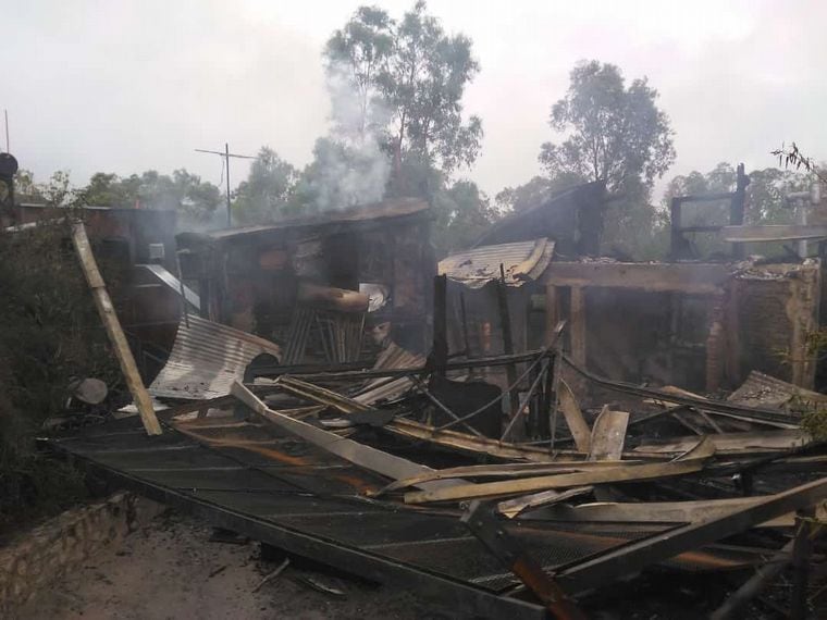 Incendio en una vivienda de Valle Hermoso.