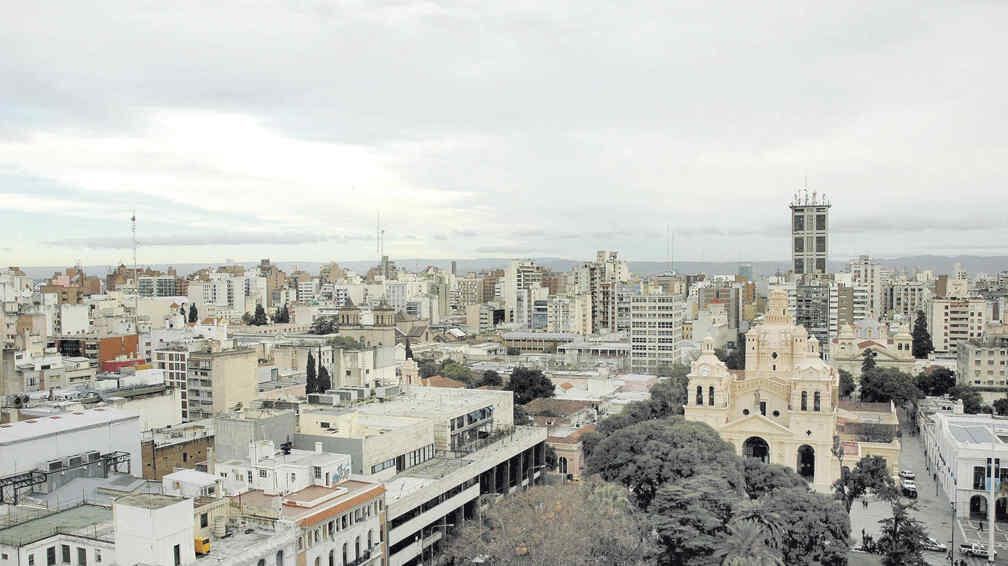 Una visión distinta de la ciudad, desde el restaurante del hotel Sussex, frente al Centro Histórico. Reveladora e interesante perspectiva de la Capital que se camina todos los días.