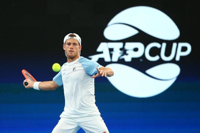 Diego Schwartzman derrotó a Stefanos Tsitsipas y espera este martes para enfrentarse al polaco Hubert Hurkacz.