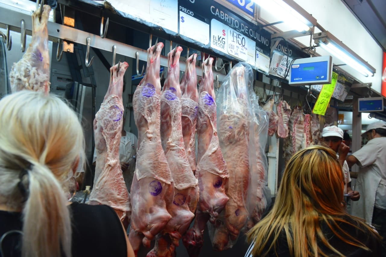 Ventas en el Mercado Norte. (José Hernández / La Voz)