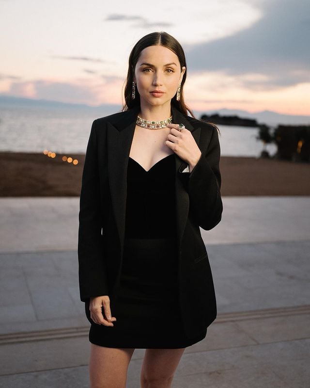 Ana de Armas deleitó a todos con su look más elegante