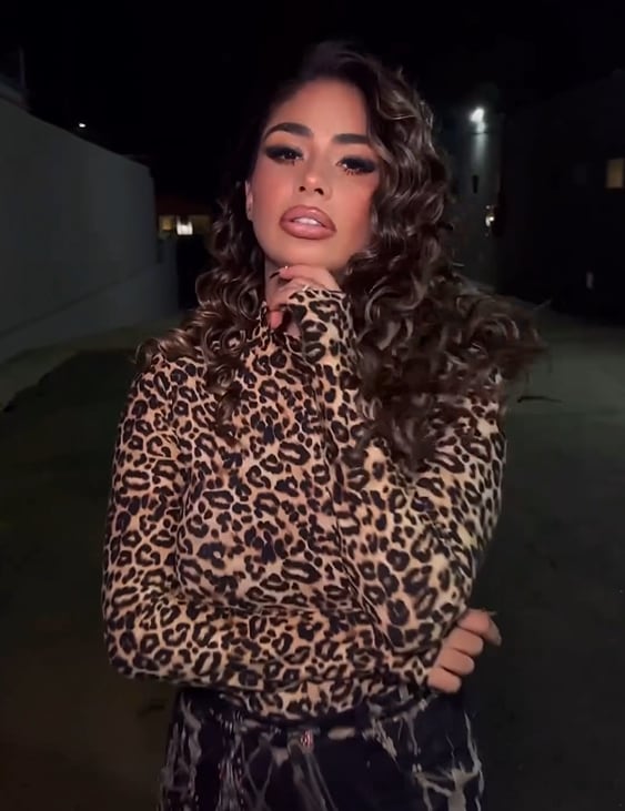 El look animal print salvaje y ajustado de Daniela Celis que causó furor