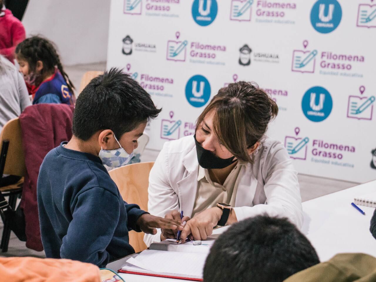 Los docentes ponen el mayor empeño para acompañar a los alumnos en esta etapa.