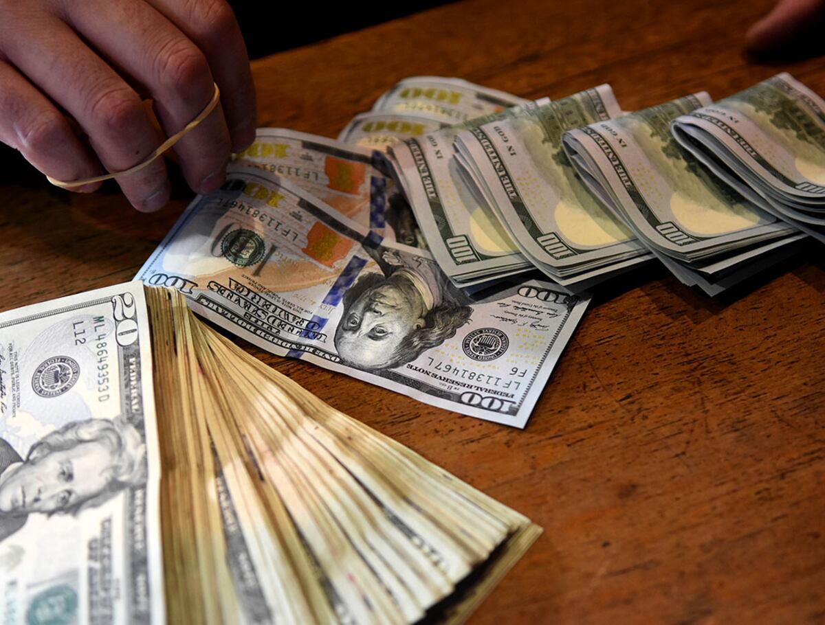 El dólar blue pegó un salto en Rosario este 11 de mayo