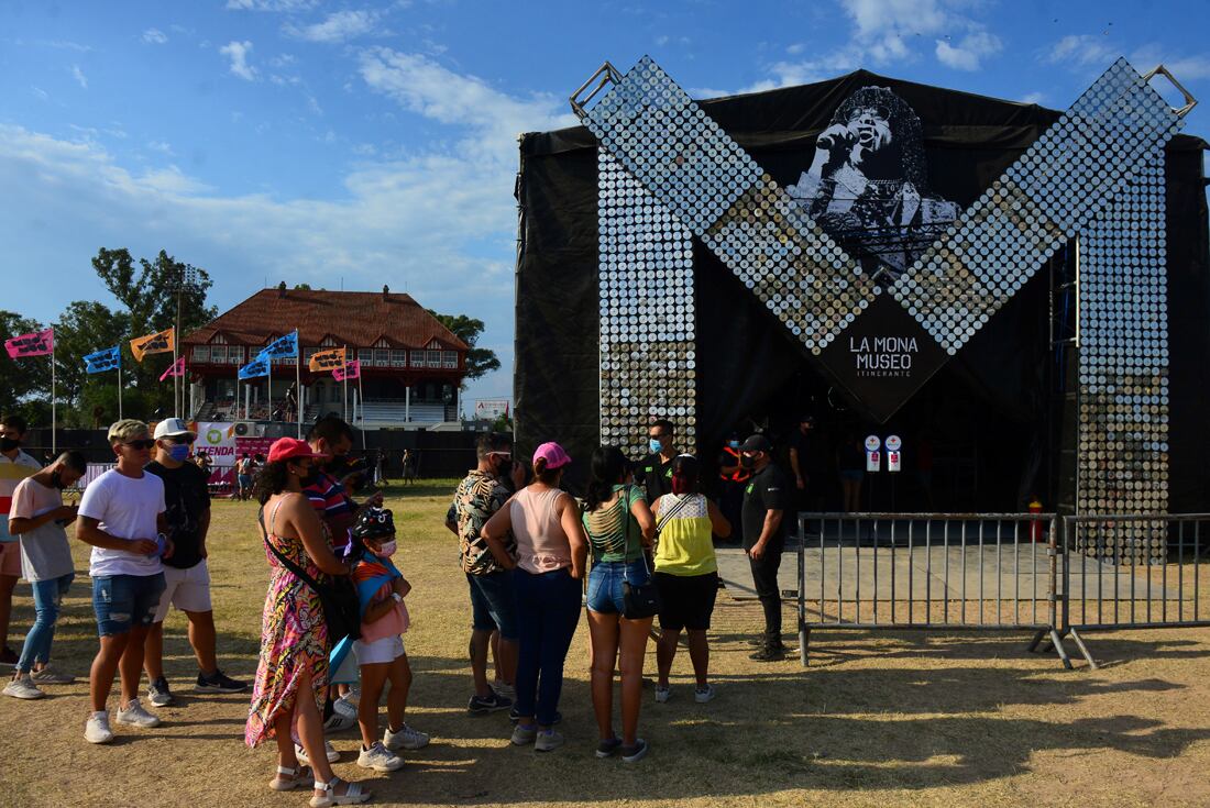 Festival Bum Bum en el Hipódromo de Córdoba  y la cola para el museo. 