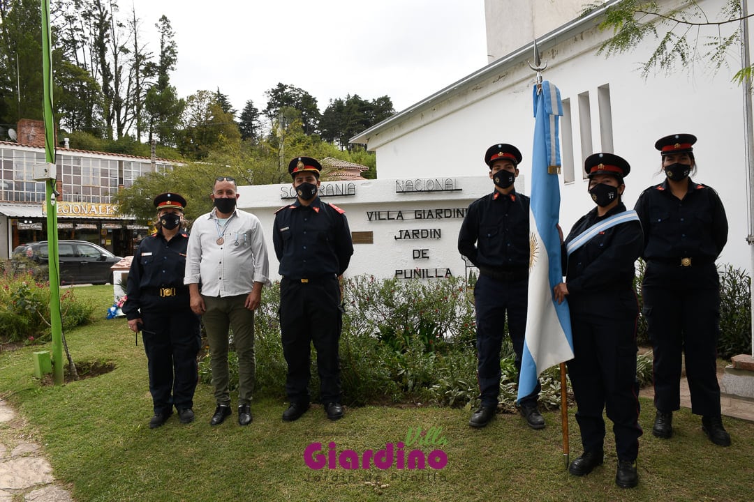 Acto conmemorativo por los Caídos y Veteranos caídos en Malvinas, en la localidad de Villa Giardino ante autoridades municipales.