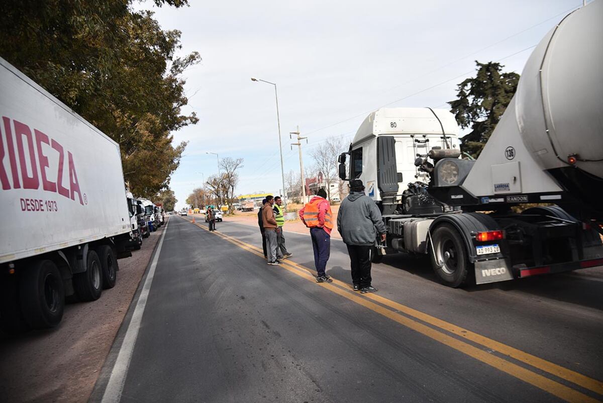Reclamo de transportistas por la falta de gasoil: cuáles son las claves de las protestas