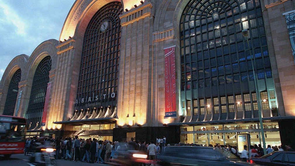 Este próximo sábado, entre las 11 y las 15 horas, la Copa del Mundo será exhibida en el Shopping Abasto. Foto Archivo/DyN.