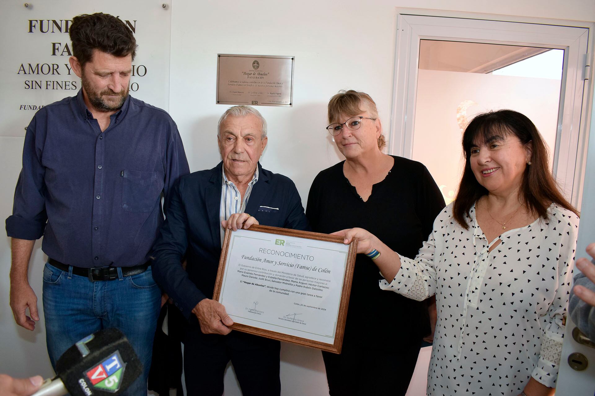 Se inauguró el Hogar de Abuelos de Colón