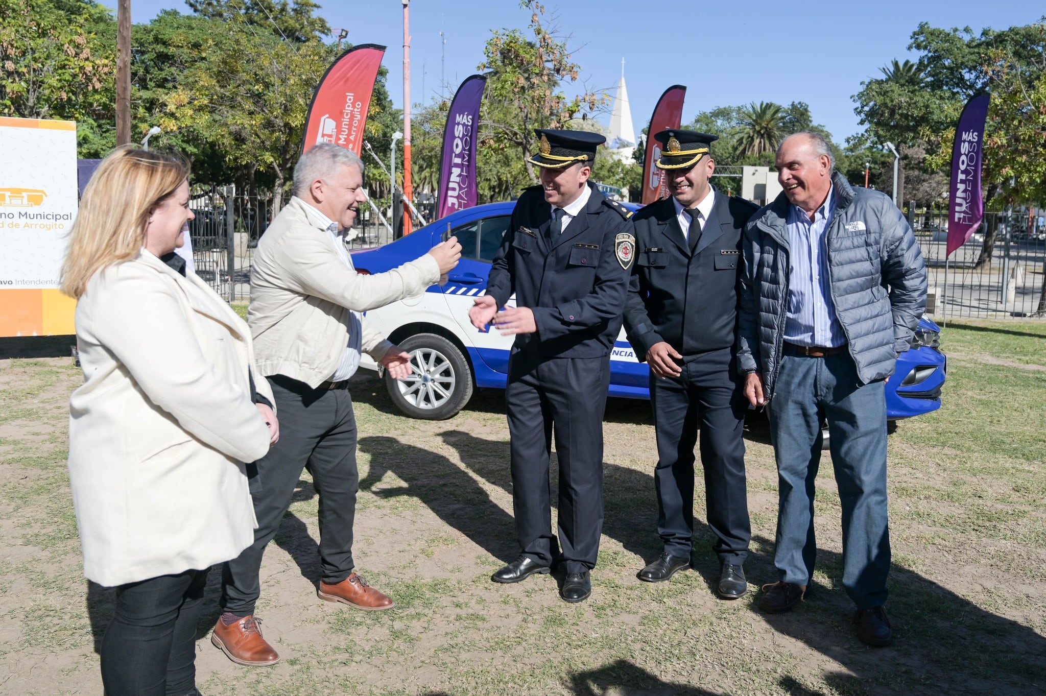 Entrega de patrullero en Arroyito