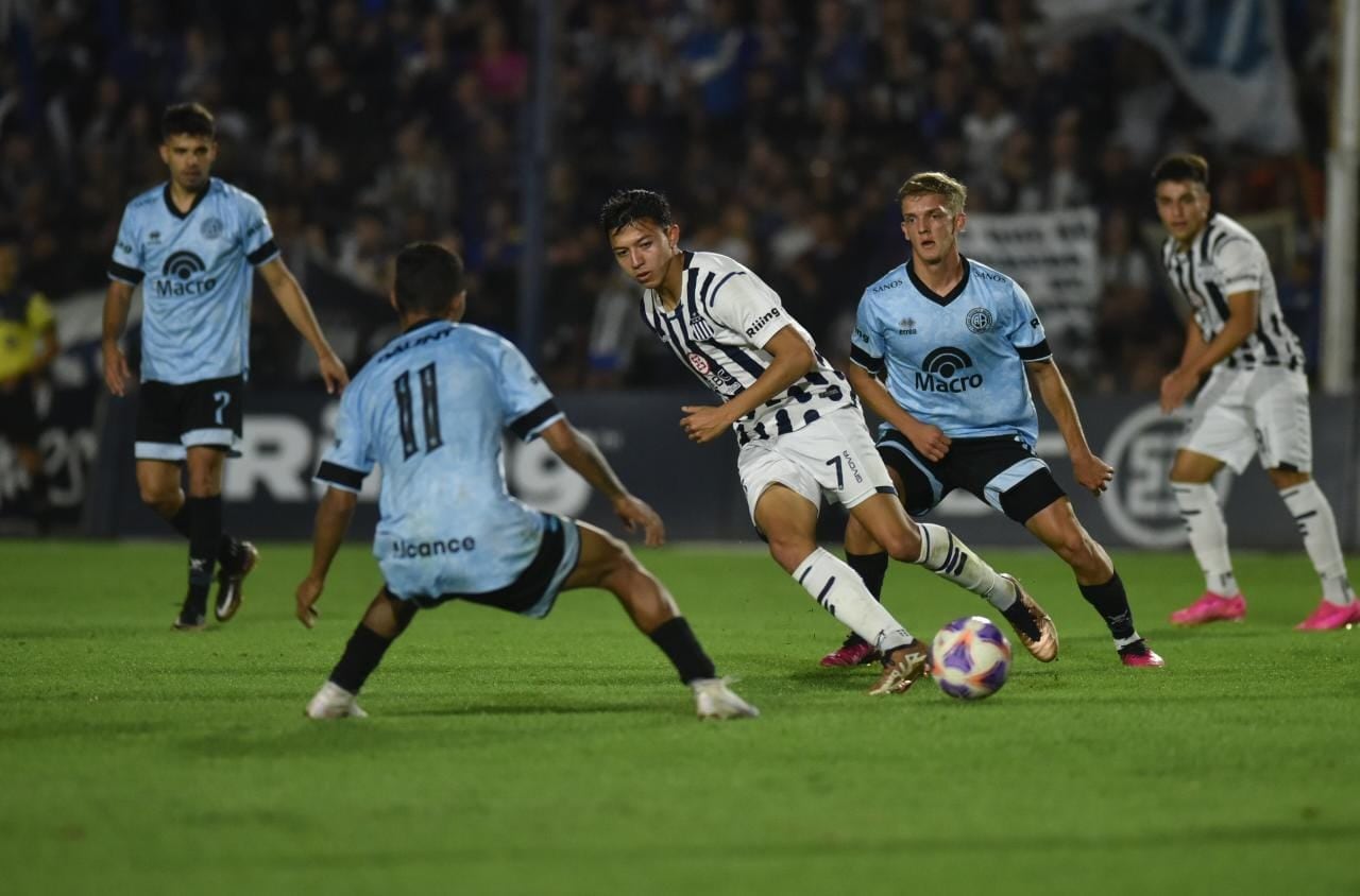 Talleres y Belgrano se enfrentaron en La Boutique por el clásico de Reserva. (Facundo Luque / La Voz)