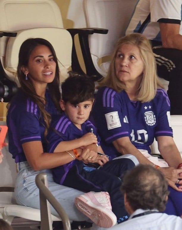 La familia Messi estuvo como siempre firme, alentando al Seleccionado.